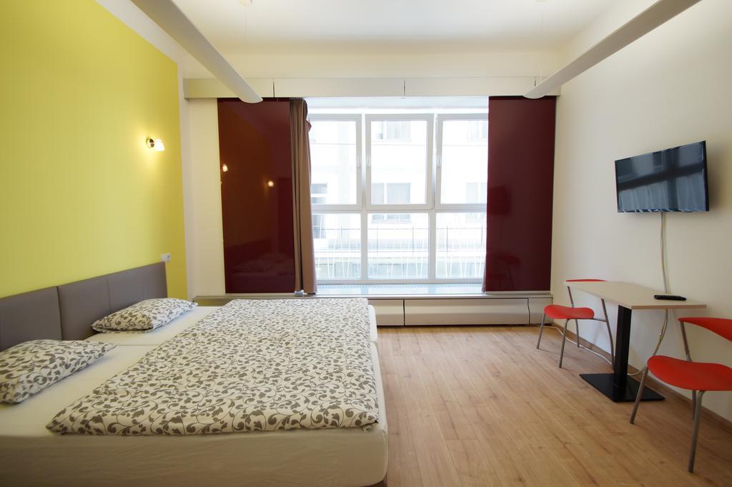 Hotel Dan In'N Out à Vienne Extérieur photo