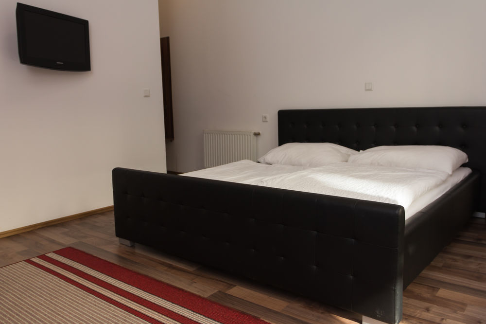 Hotel Dan In'N Out à Vienne Extérieur photo