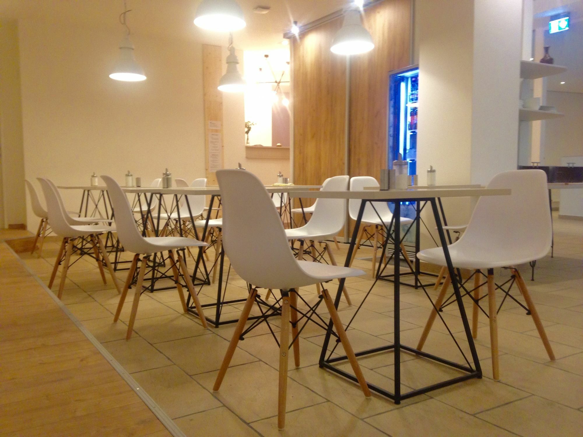 Hotel Dan In'N Out à Vienne Extérieur photo