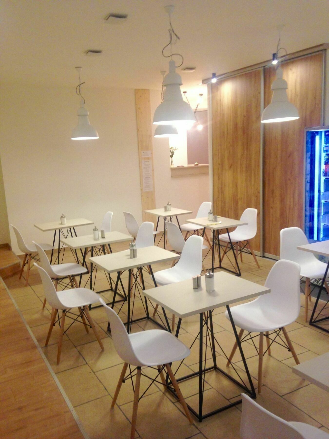 Hotel Dan In'N Out à Vienne Extérieur photo